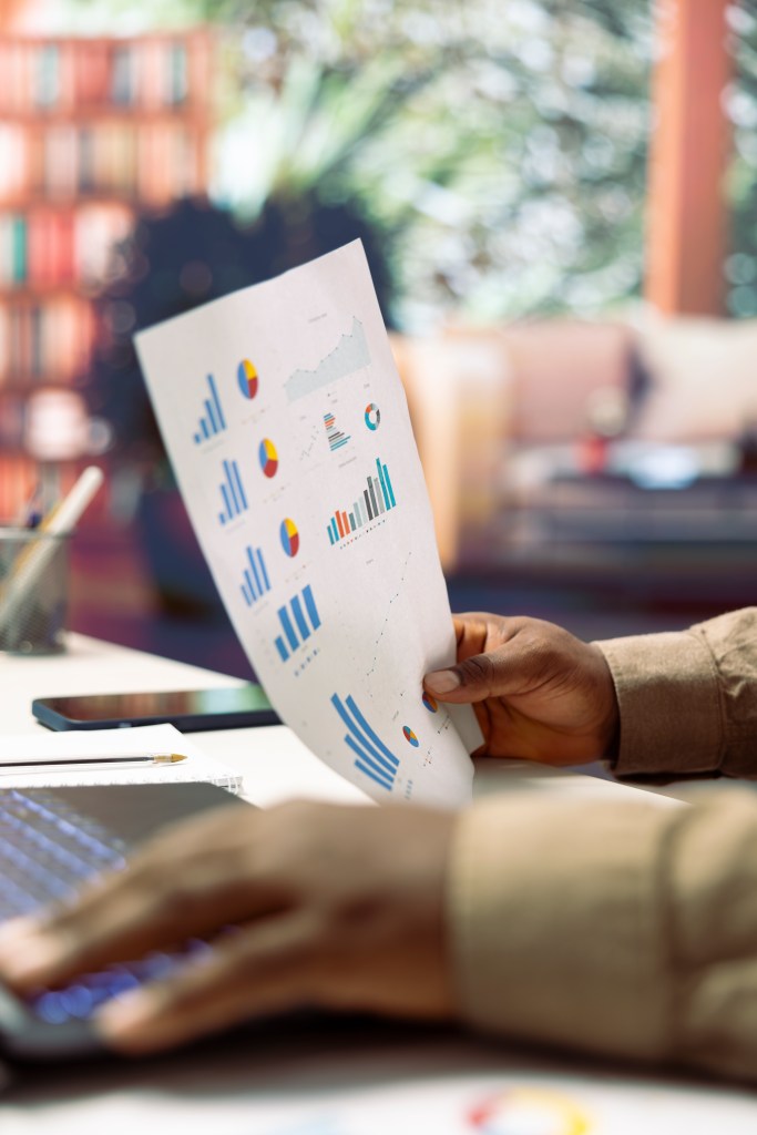 Predictive analytics in financial reporting for restaurants forecasting cash flow